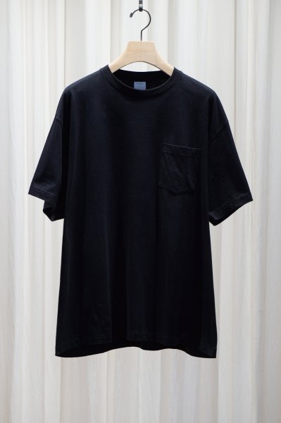 画像1: COMOLI (コモリ)  　サープラス Tシャツ - BLACK (1)