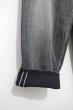 画像4: Graphpaper (グラフペーパー)    Selvage Denim Two Tuck Tapered Pants / セルヴィッチデニム 2タックテーパードパンツ -LIGHT FADE BLACK- (4)