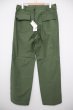 画像2: AURALEE(オーラリー)  　WASHED BAGGY SATIN BLEACHED BAKER PANTS / ウォッシュドバギー サテンブリーチベイカーパンツ - OLIVE GREEN (2)