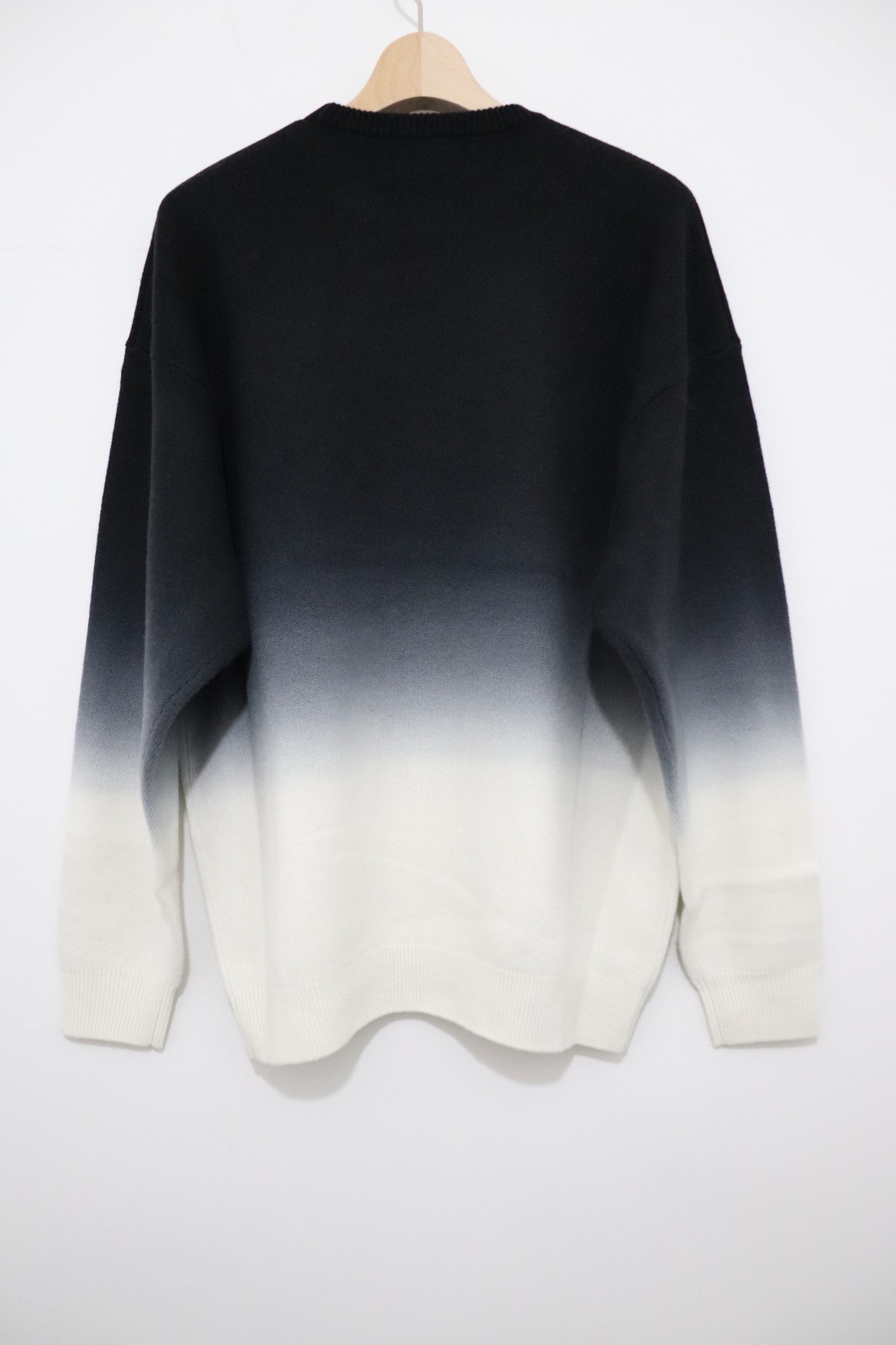Graphpaper (グラフペーパー) Gradient Dyed Wool Crew Neck